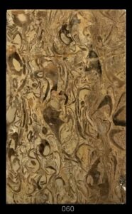 Dimensioni: 11,7 x 7,6 x 1.6 cm