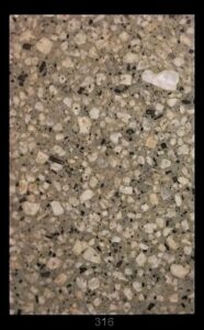 Dimensioni: 11,7 x 7,7 x 1,7 cm
